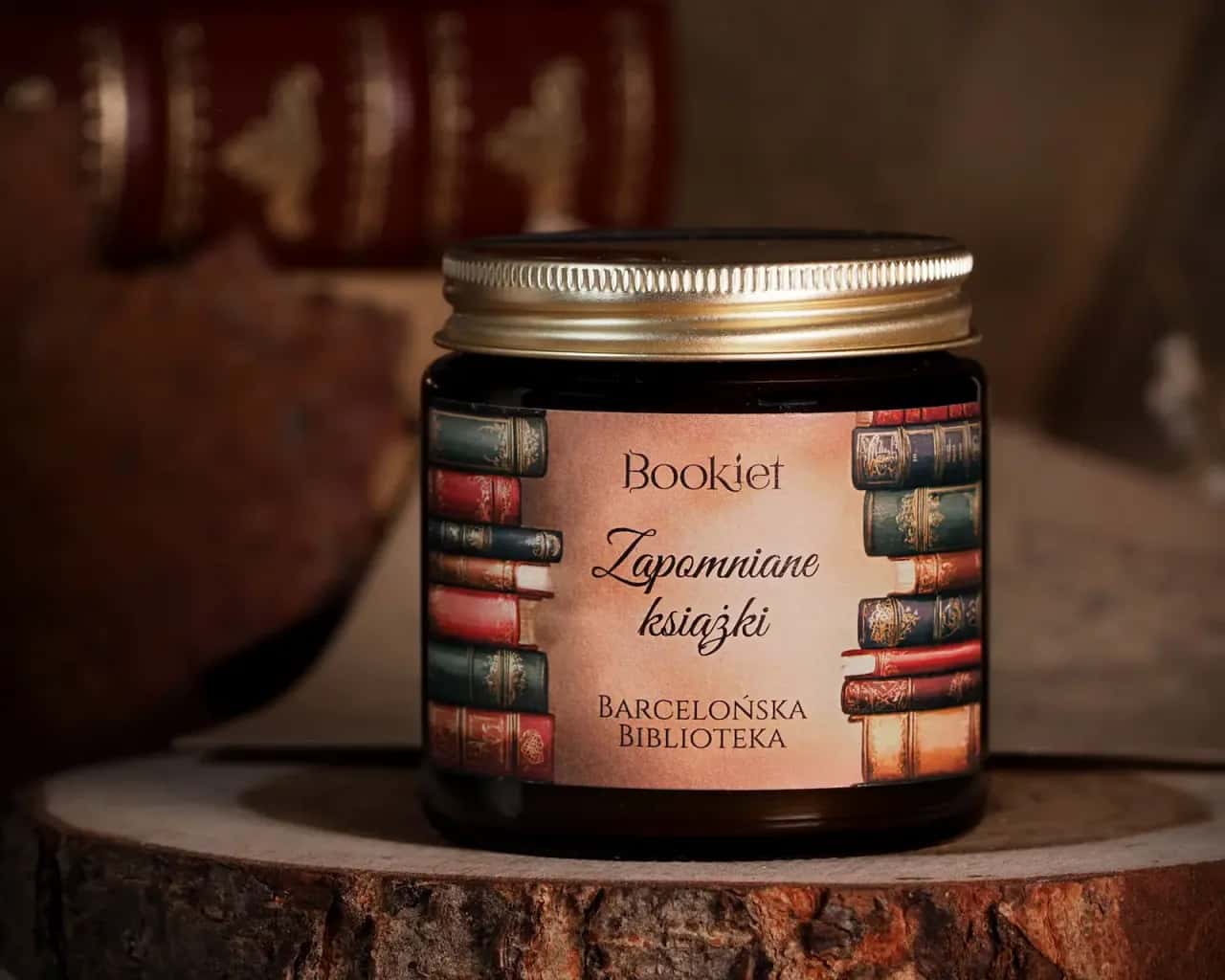 Świeczka o zapachu książki - stwórz magiczną atmosferę podczas czytania