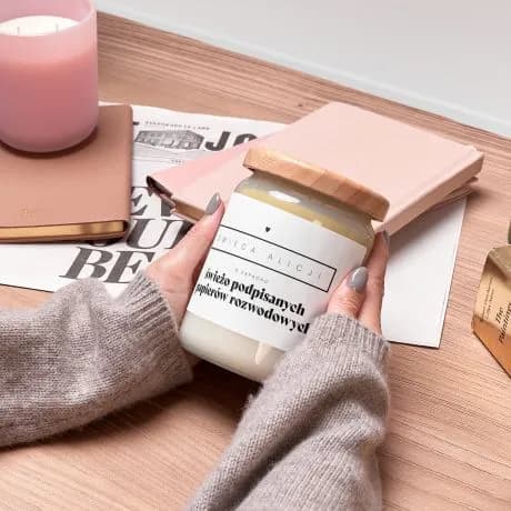 Świeczka o zapachu kupy – nietypowe zapachy, które zaskakują