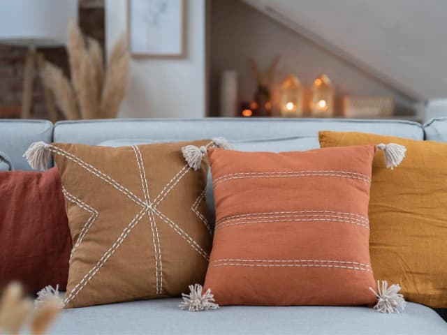 Jak stworzyć piękną poduszkę boho DIY, która ożywi Twój dom