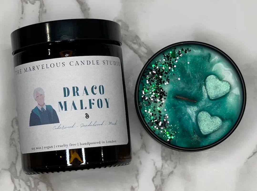 Świeczka o zapachu Draco Malfoy – odkryj wyjątkowe aromaty i marki